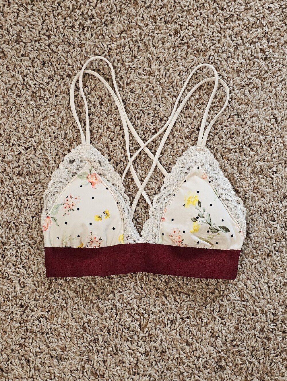 Victoria's Secret Strappy Back Lace Bralette - size XS